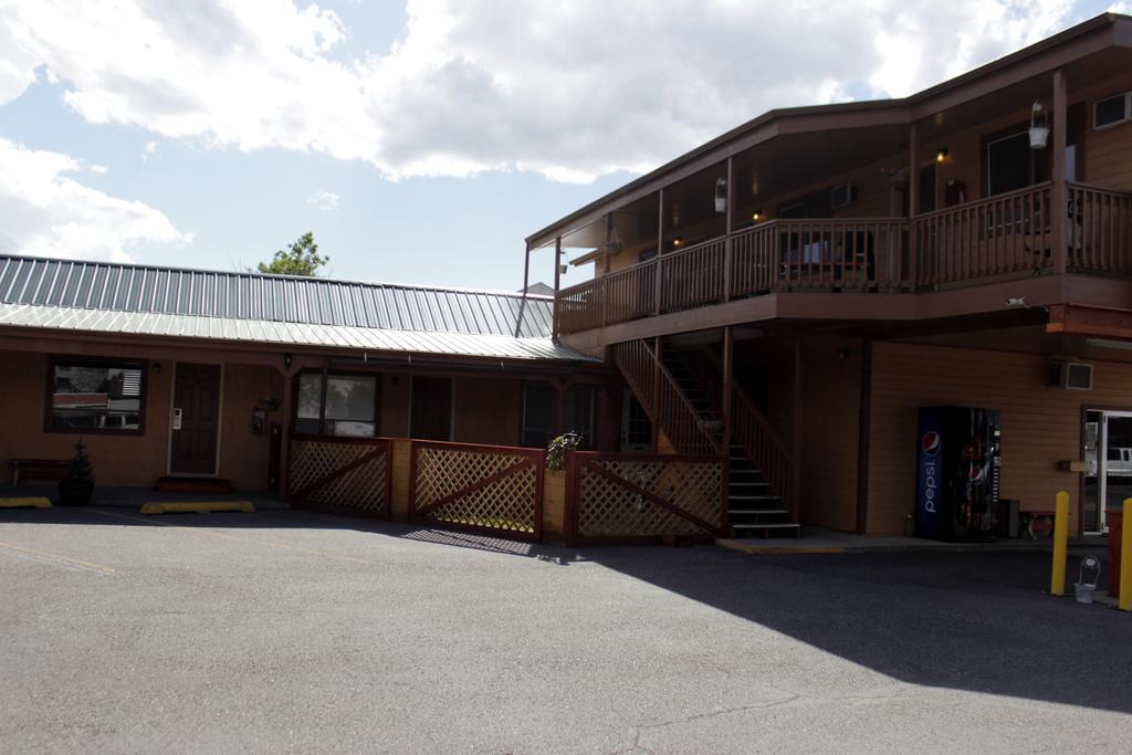 Country Motor Inn Livingston Exterior photo