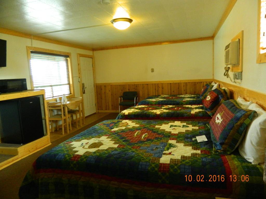 Country Motor Inn Livingston Exterior photo
