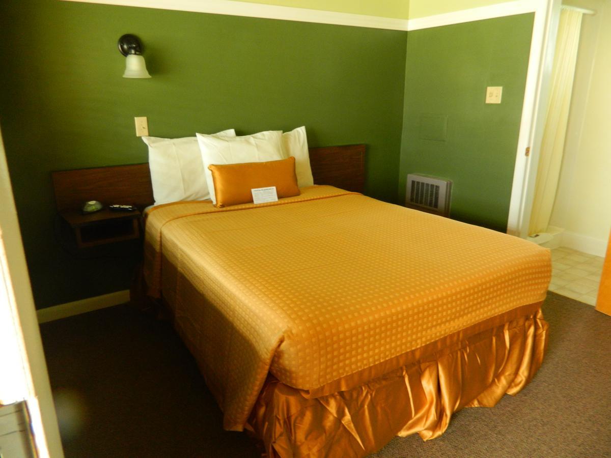 Country Motor Inn Livingston Exterior photo