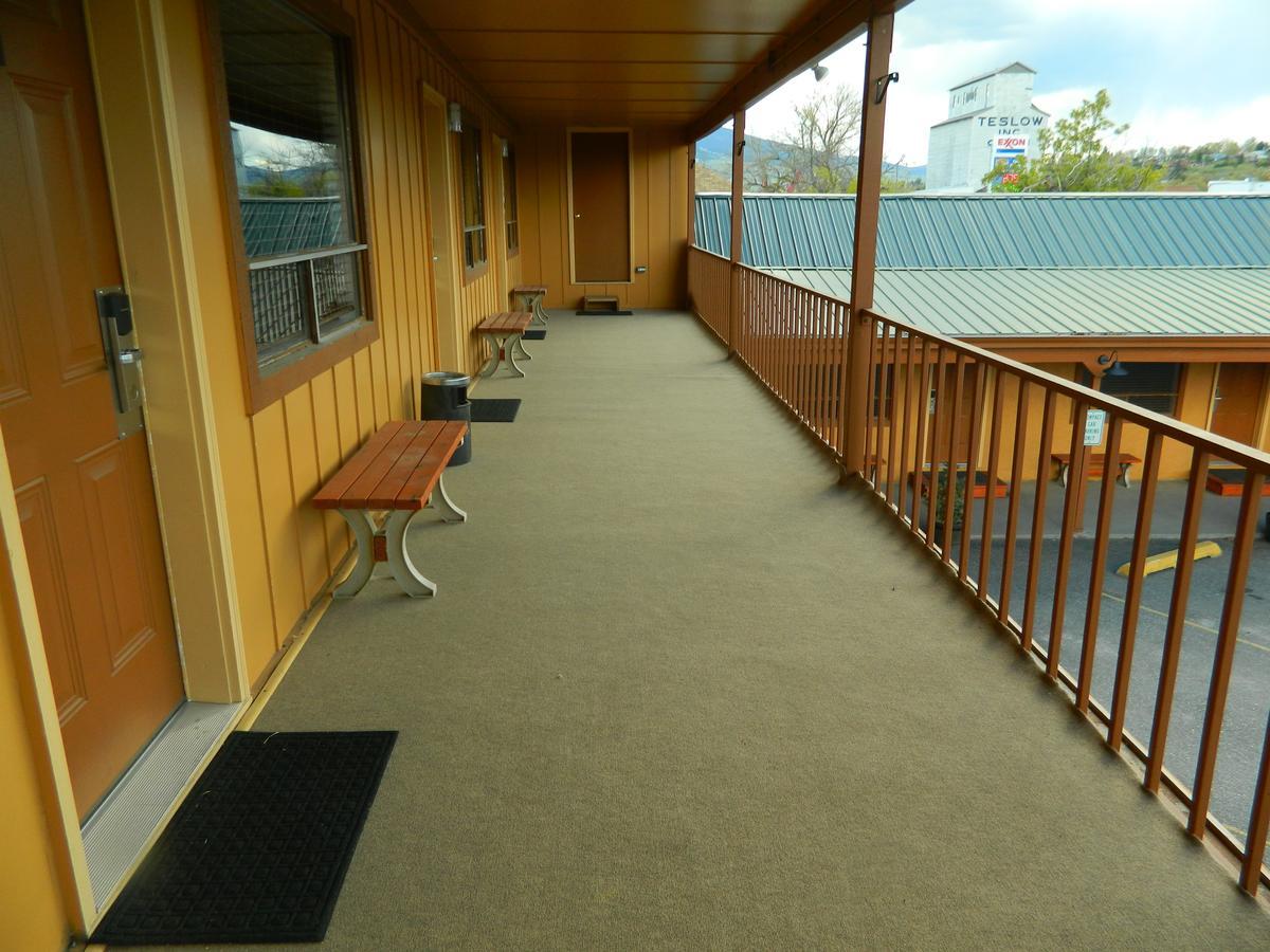 Country Motor Inn Livingston Exterior photo