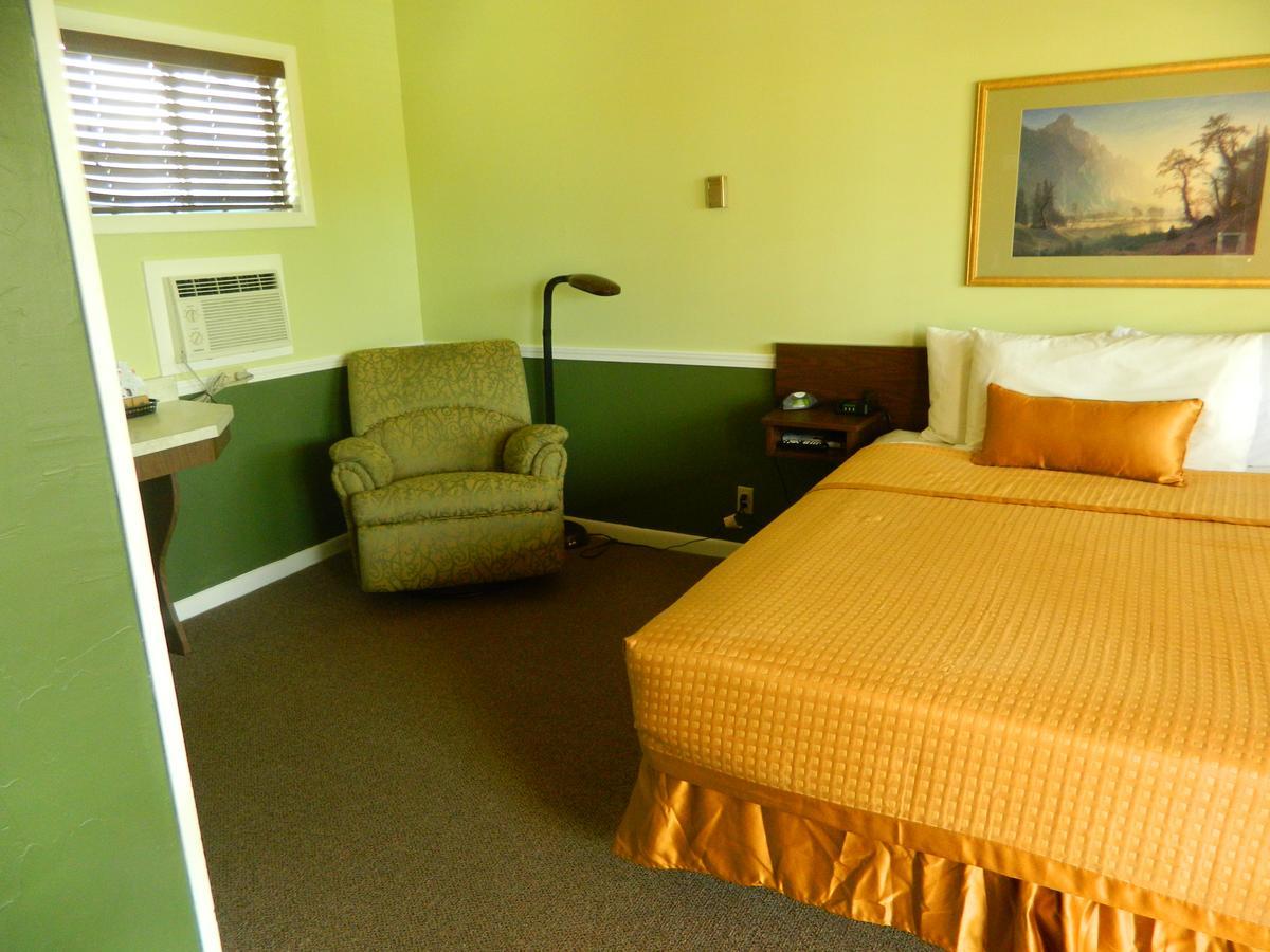 Country Motor Inn Livingston Exterior photo