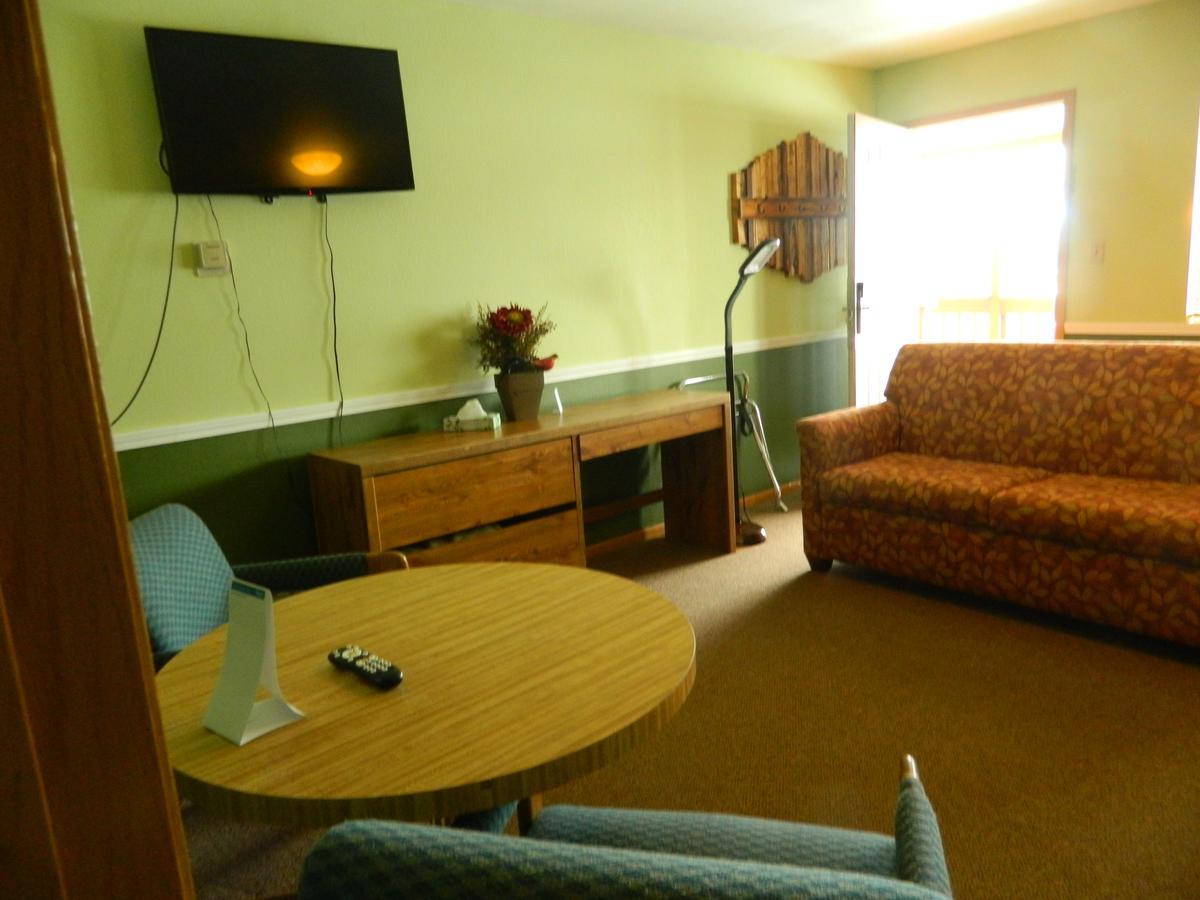 Country Motor Inn Livingston Exterior photo