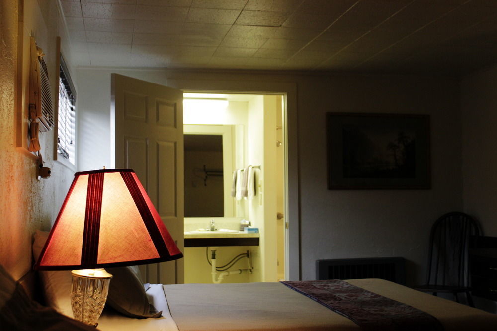 Country Motor Inn Livingston Exterior photo