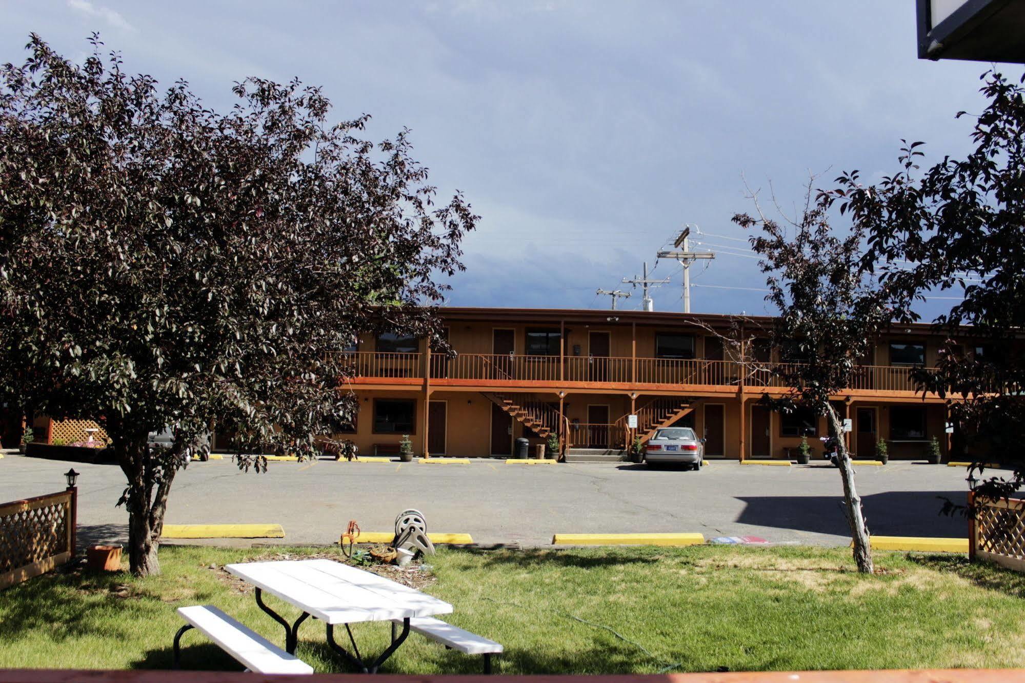 Country Motor Inn Livingston Exterior photo