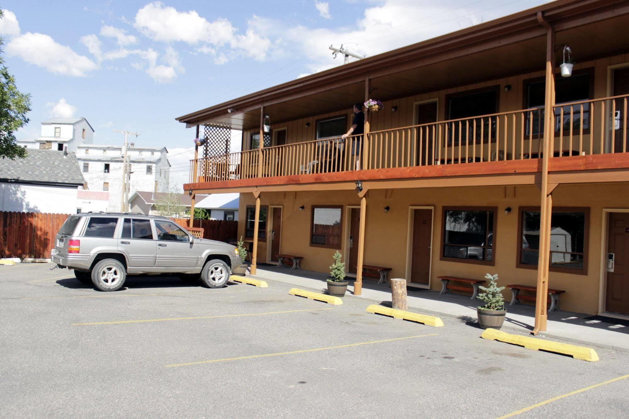 Country Motor Inn Livingston Exterior photo
