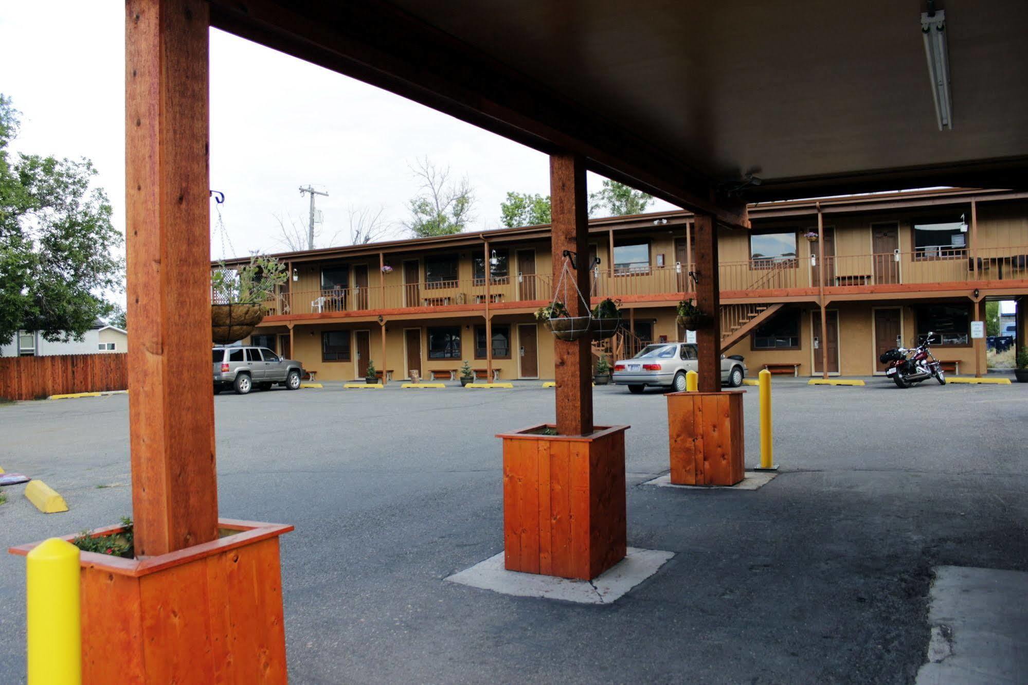 Country Motor Inn Livingston Exterior photo