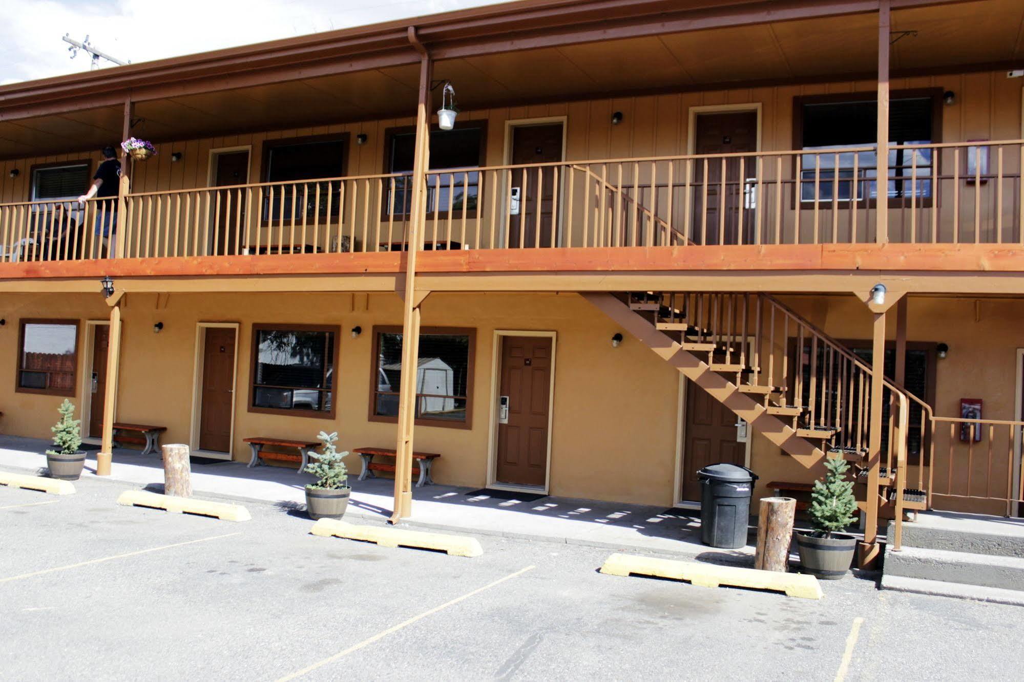 Country Motor Inn Livingston Exterior photo