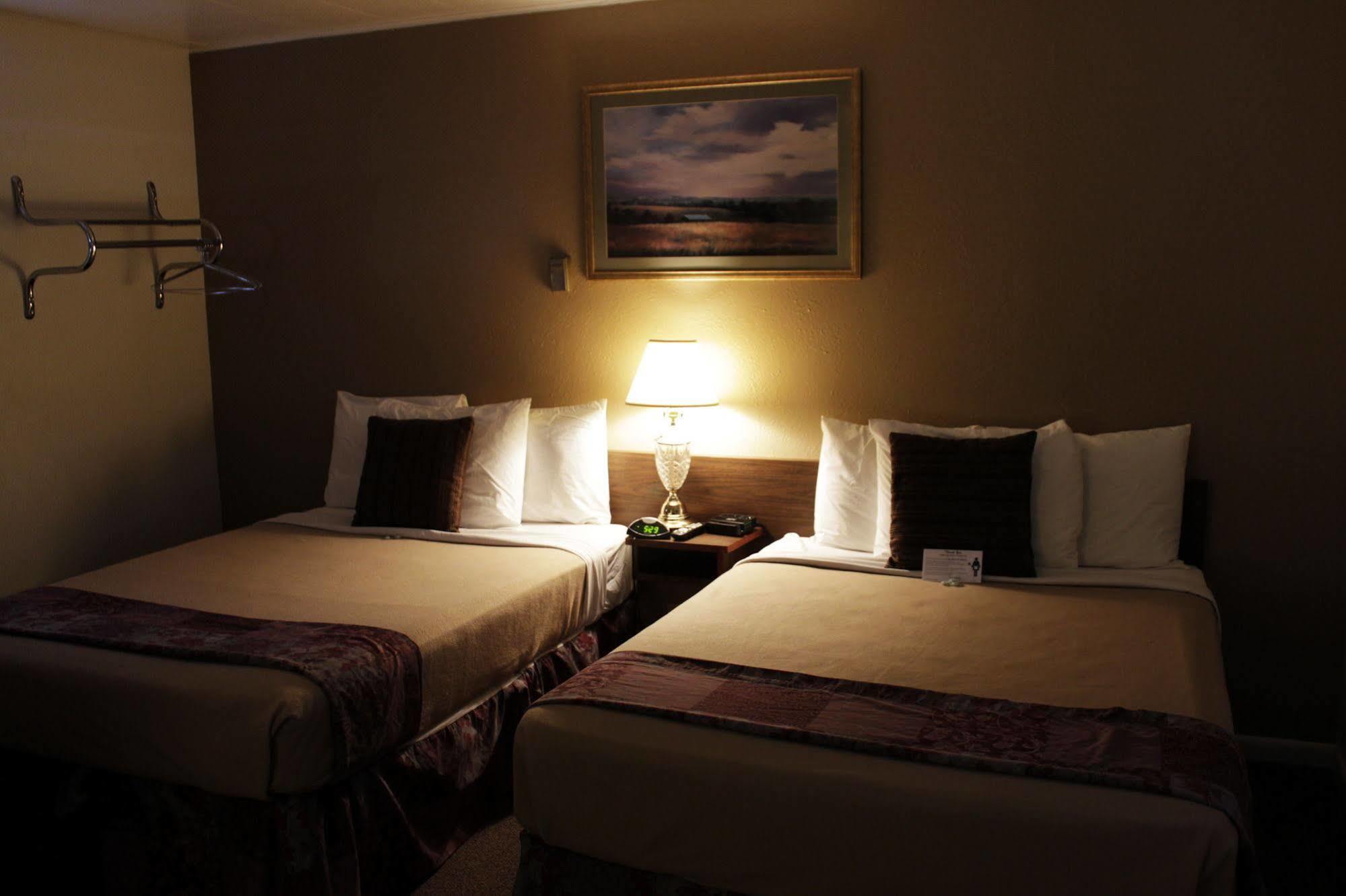 Country Motor Inn Livingston Exterior photo